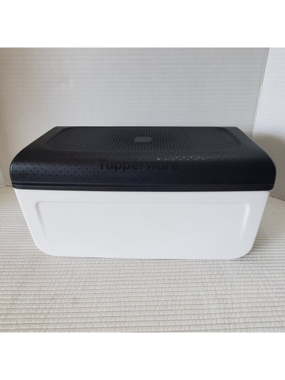 Tupperware BreadSmart Junior Bread Bin Pastry Keeper Container 11.5x6 Rectangle